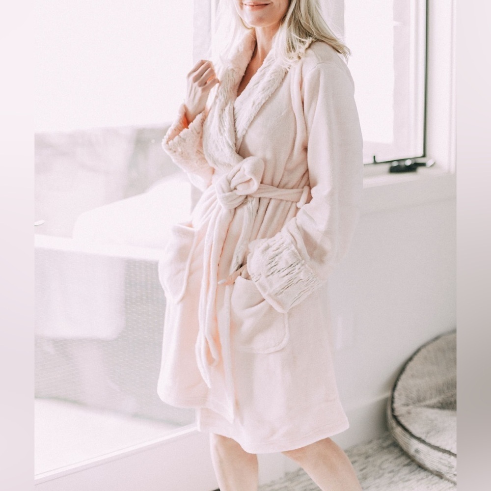 SOMA Luxe Sparkle Short Wrap Robe Blush Pink Plush Sequin Luxury Soft Pocket XXL